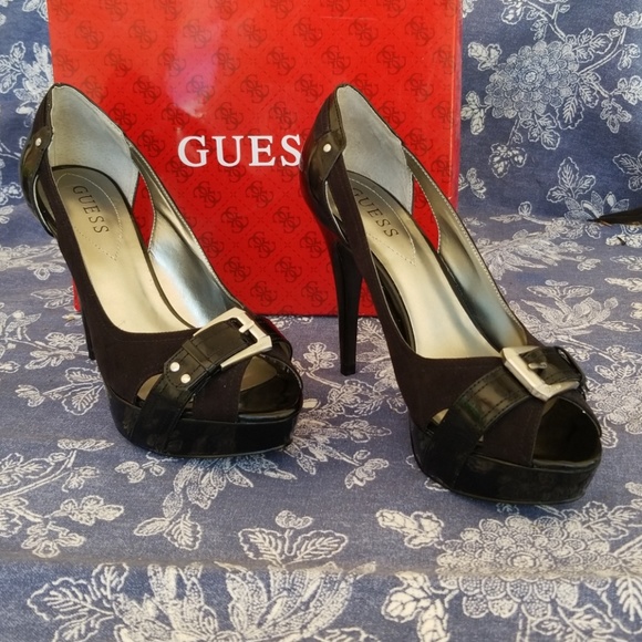 Guess Black multi fabric peep-toe pumps. 8.5 - Picture 2 of 8